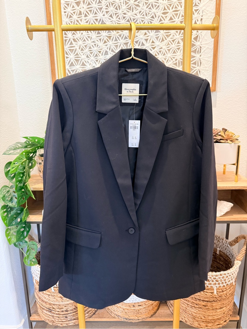 Abercrombie & Fitch Women's Black Single-Button Notch-Lapel Blazer